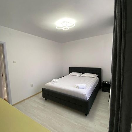 Sorinaapartament Targu Neamt Extérieur photo
