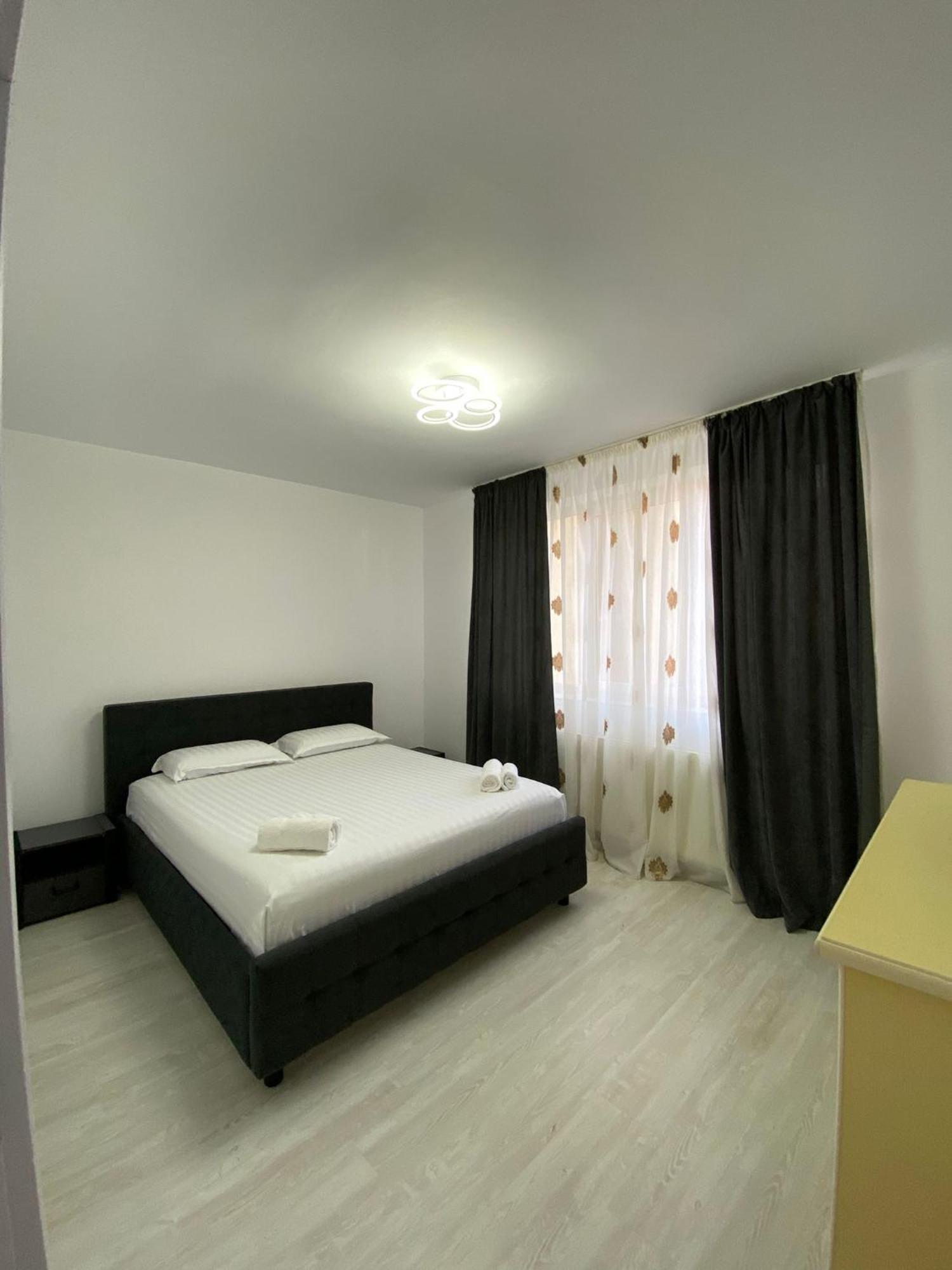 Sorinaapartament Targu Neamt Extérieur photo