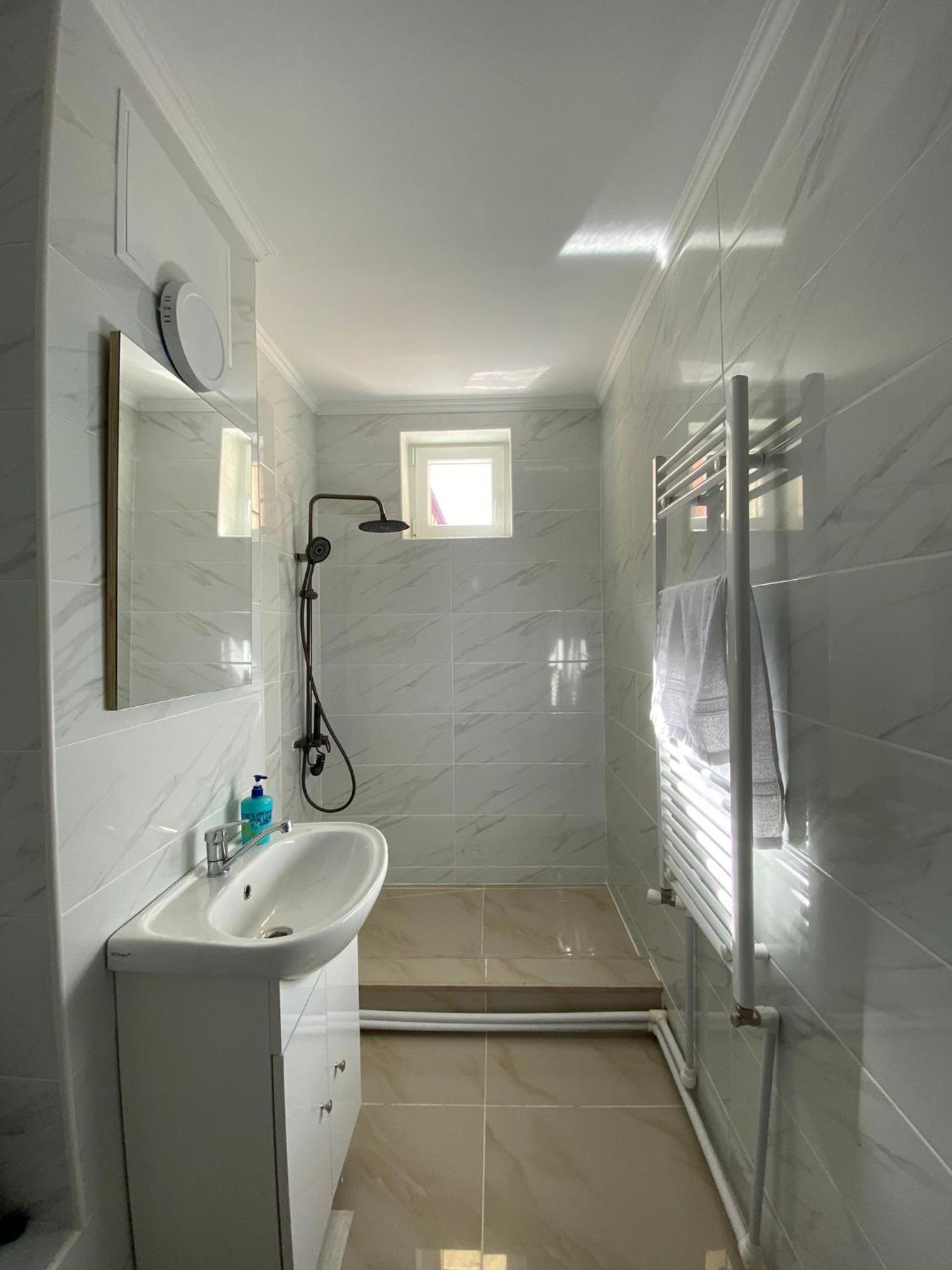 Sorinaapartament Targu Neamt Extérieur photo