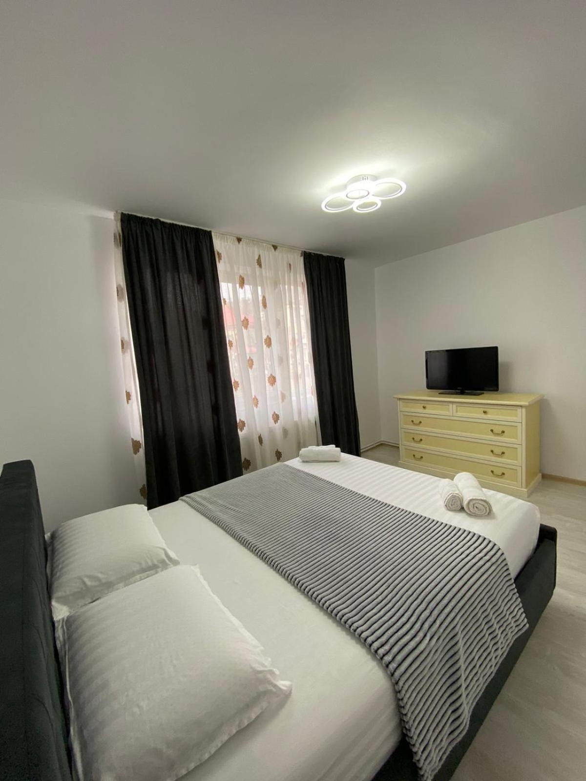 Sorinaapartament Targu Neamt Extérieur photo